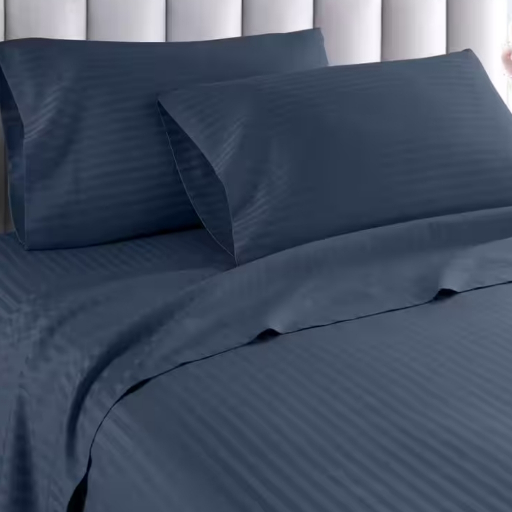 4 piece 100 percent cotton sheet set.2 pillow cases 1 flat and one fitted sheet